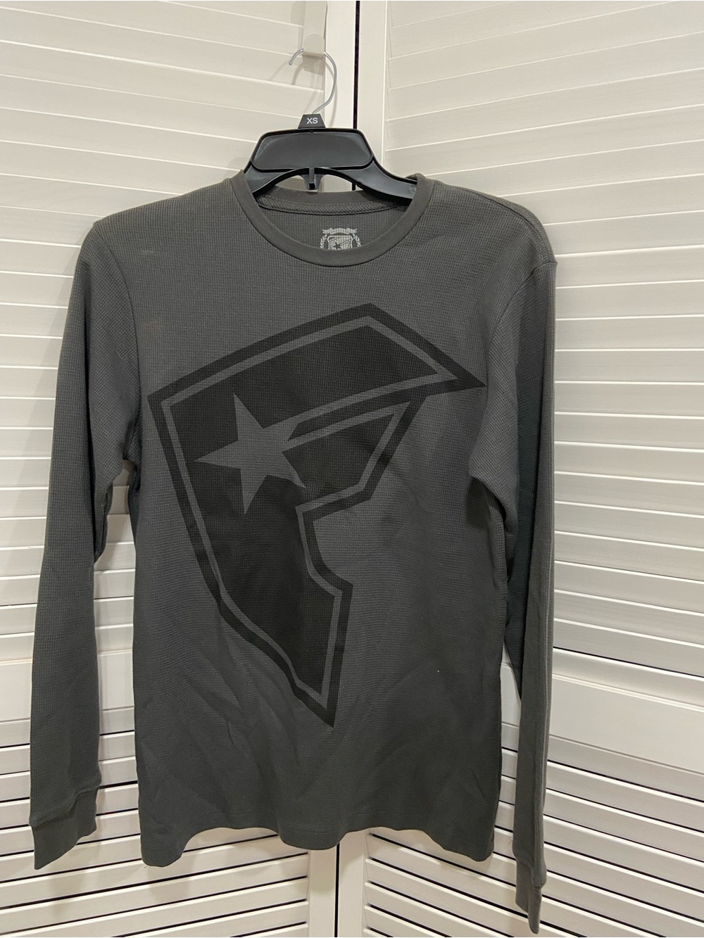 Famous Stars & Straps Men's Long Sleeve Graphic Thermal Shirt - Charcoal